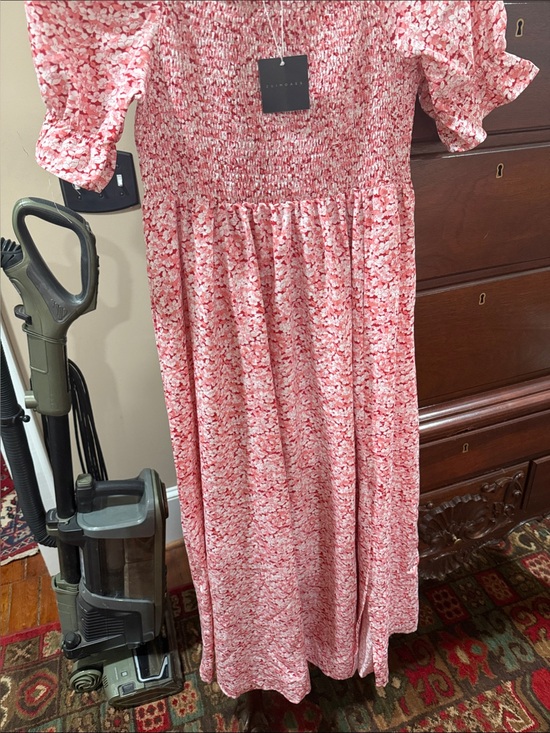Zuimoaes Dresses & Skirts - Smocked Floral Maxi Dress in Pink